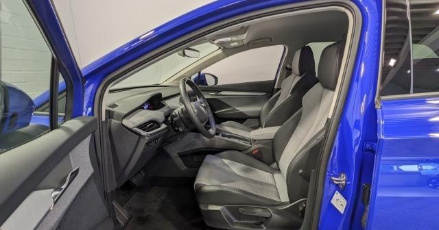 Skoda Enyaq Loft 60 Wärmepumpe DAB KAM CarPlay ACC